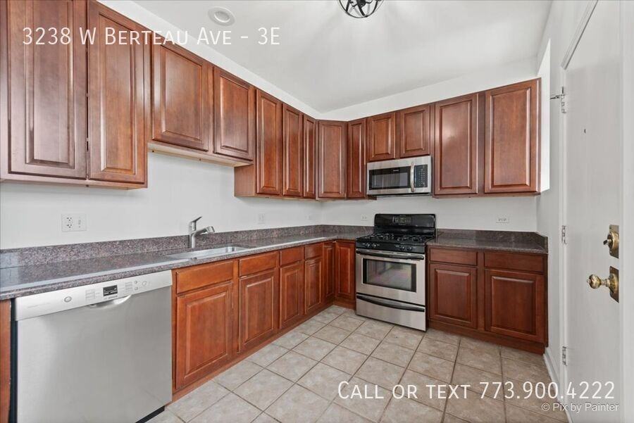 3238 W Berteau Ave #3E - Photo 6 of 19