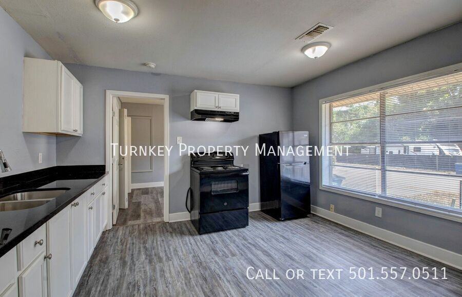 1502 Sycamore St #B - Photo 2 of 10