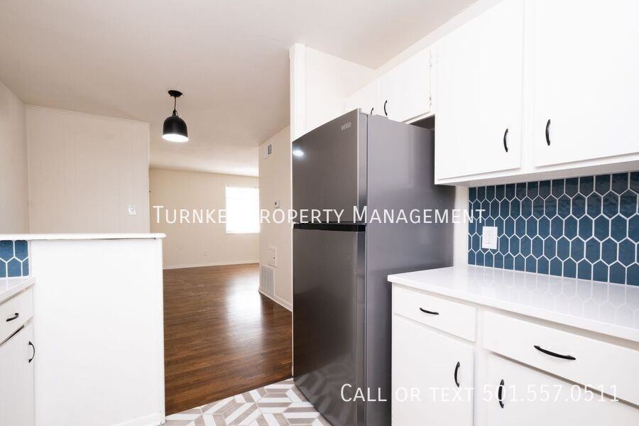 619 Sherman St #B - Photo 2 of 13