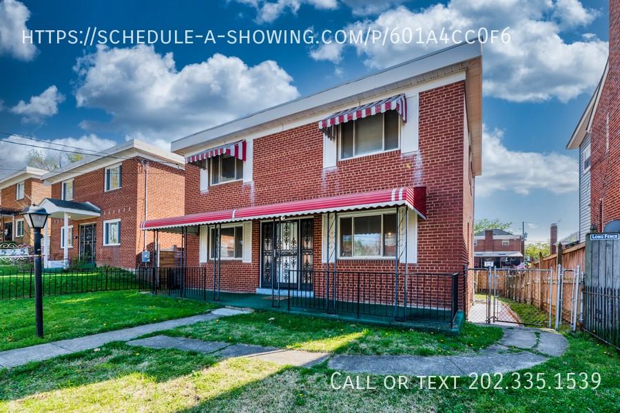 1525 Channing St Ne - Photo 4 of 30