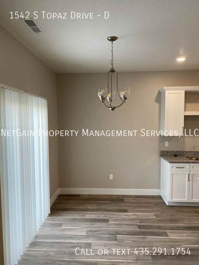 1542 S 1450 W #D - Photo 2 of 6