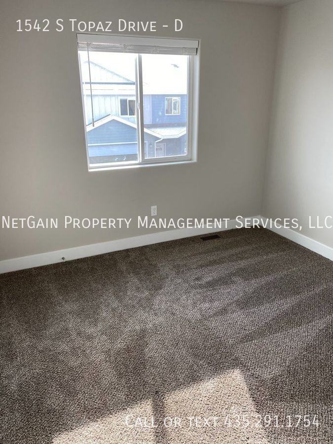 1542 S 1450 W #D - Photo 6 of 6