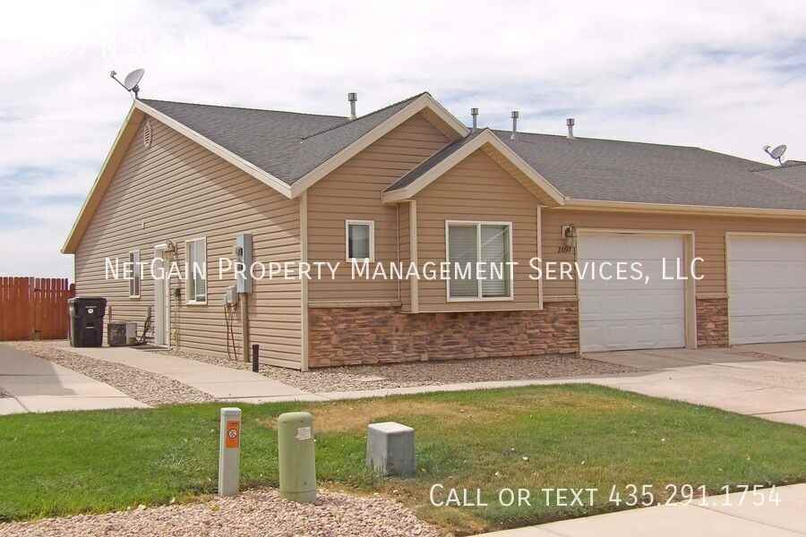 2097 N 550 W - Photo 2 of 18