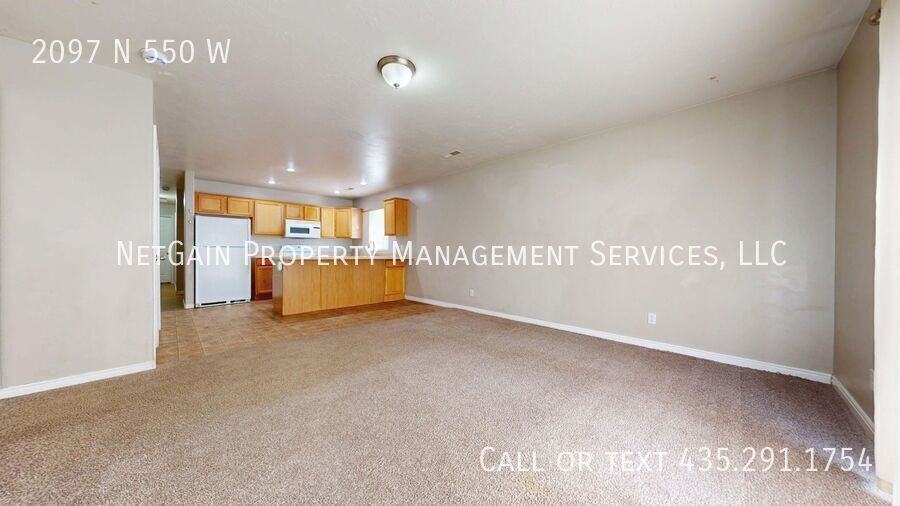 2097 N 550 W - Photo 4 of 18