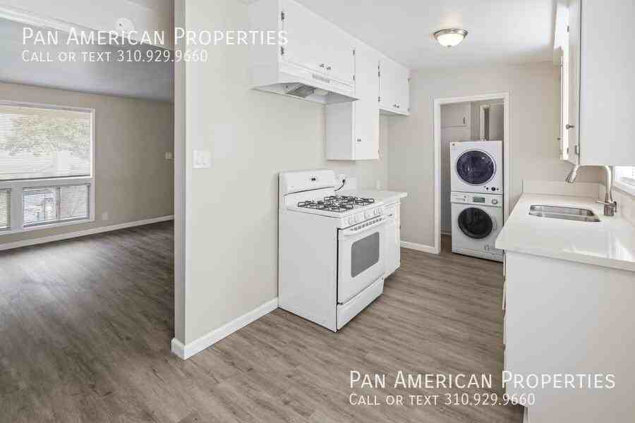 110 W Market St #7 - Photo 4 of 23