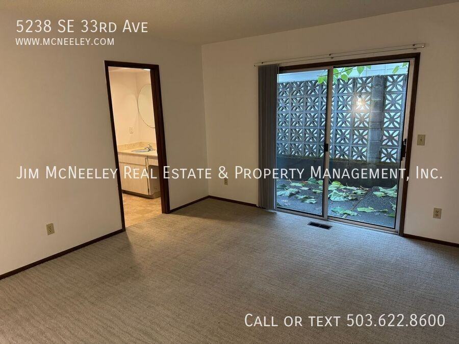 5238 Se 33rd Ave - Photo 5 of 18
