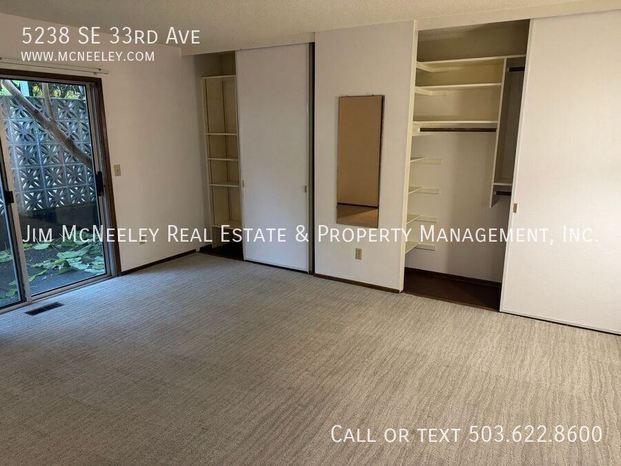 5238 Se 33rd Ave - Photo 6 of 18
