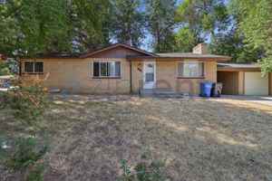 featured image of 633 E Stuart St