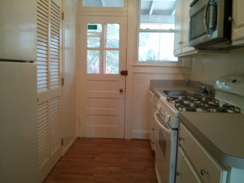 2425 Ontario Rd Nw #3 - Photo 5 of 7