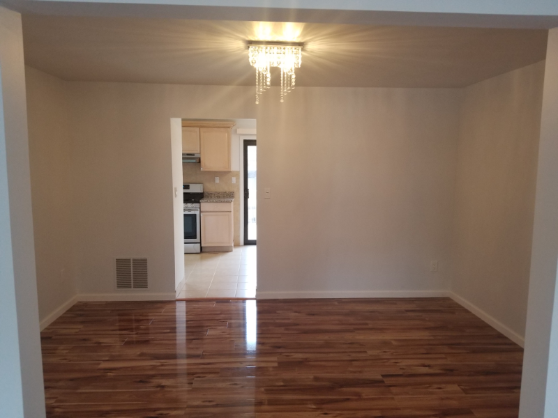 804 - Photo 3 of 34
