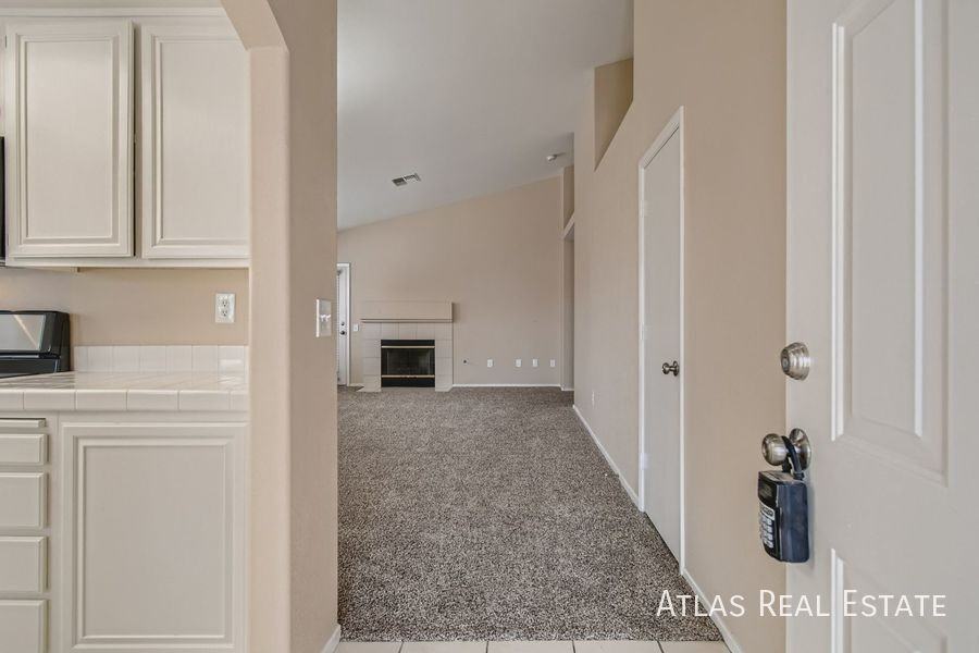 4405 Sandhorse Ct - Photo 3 of 17