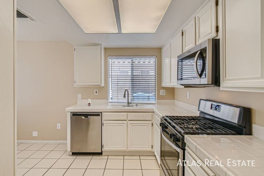 4405 Sandhorse Ct - Photo 6 of 17