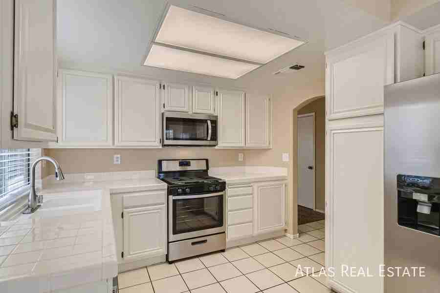 4405 Sandhorse Ct - Photo 7 of 17