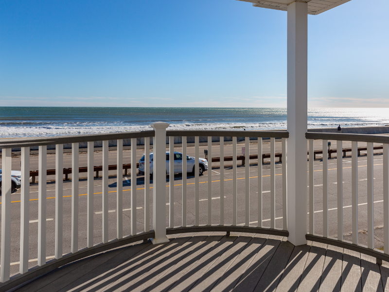 747 Ocean Blvd - Photo 2 of 37