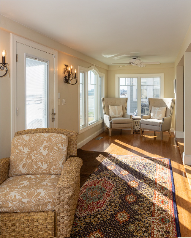 747 Ocean Blvd - Photo 3 of 37