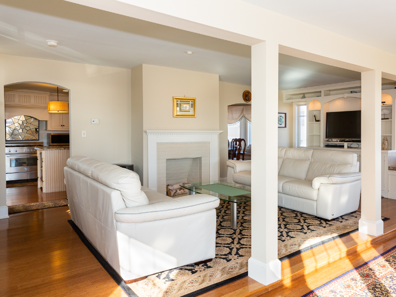 747 Ocean Blvd - Photo 4 of 37