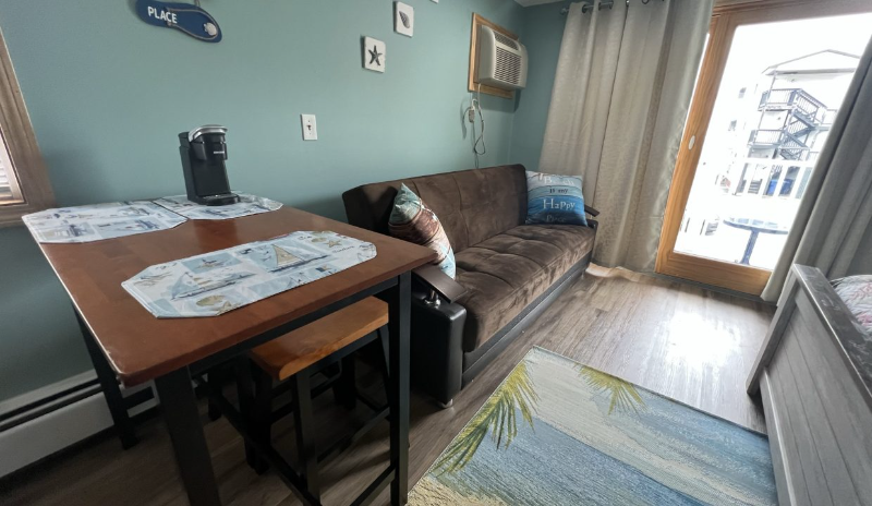415 Ocean Blvd #1A - Photo 6 of 12