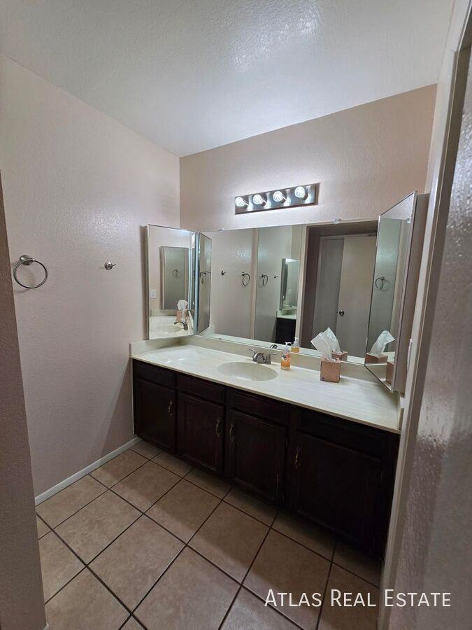 4540 W Maryland Ave - Photo 7 of 18