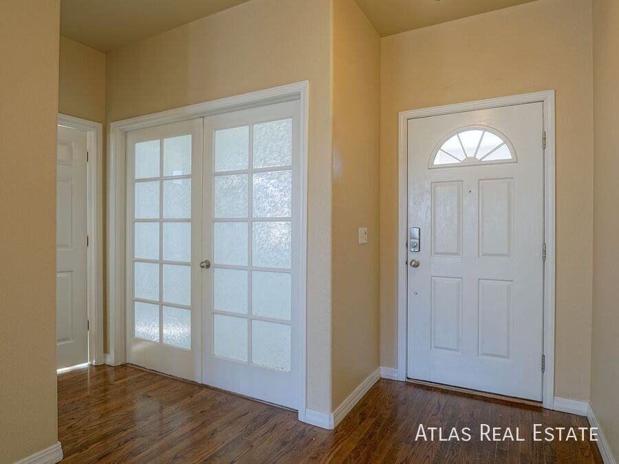 5828 Cumbre Vista Way - Photo 4 of 31