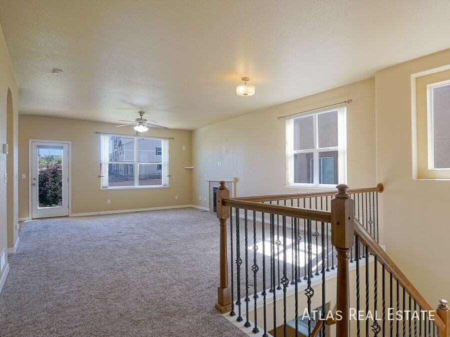 5828 Cumbre Vista Way - Photo 7 of 31