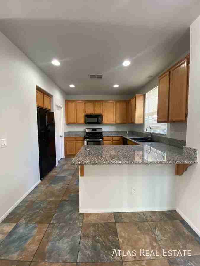 1922 Silver Crest Ct - Photo 5 of 29