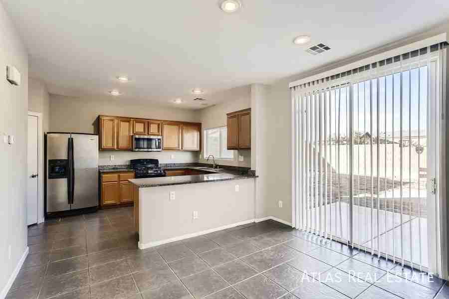 3528 Colby Creek Ave - Photo 5 of 37