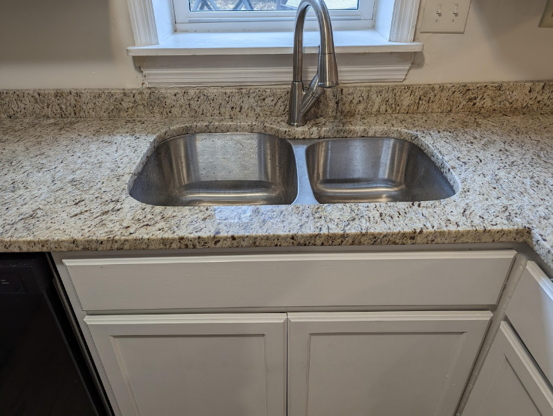 485 Woodview Dr - Photo 5 of 15