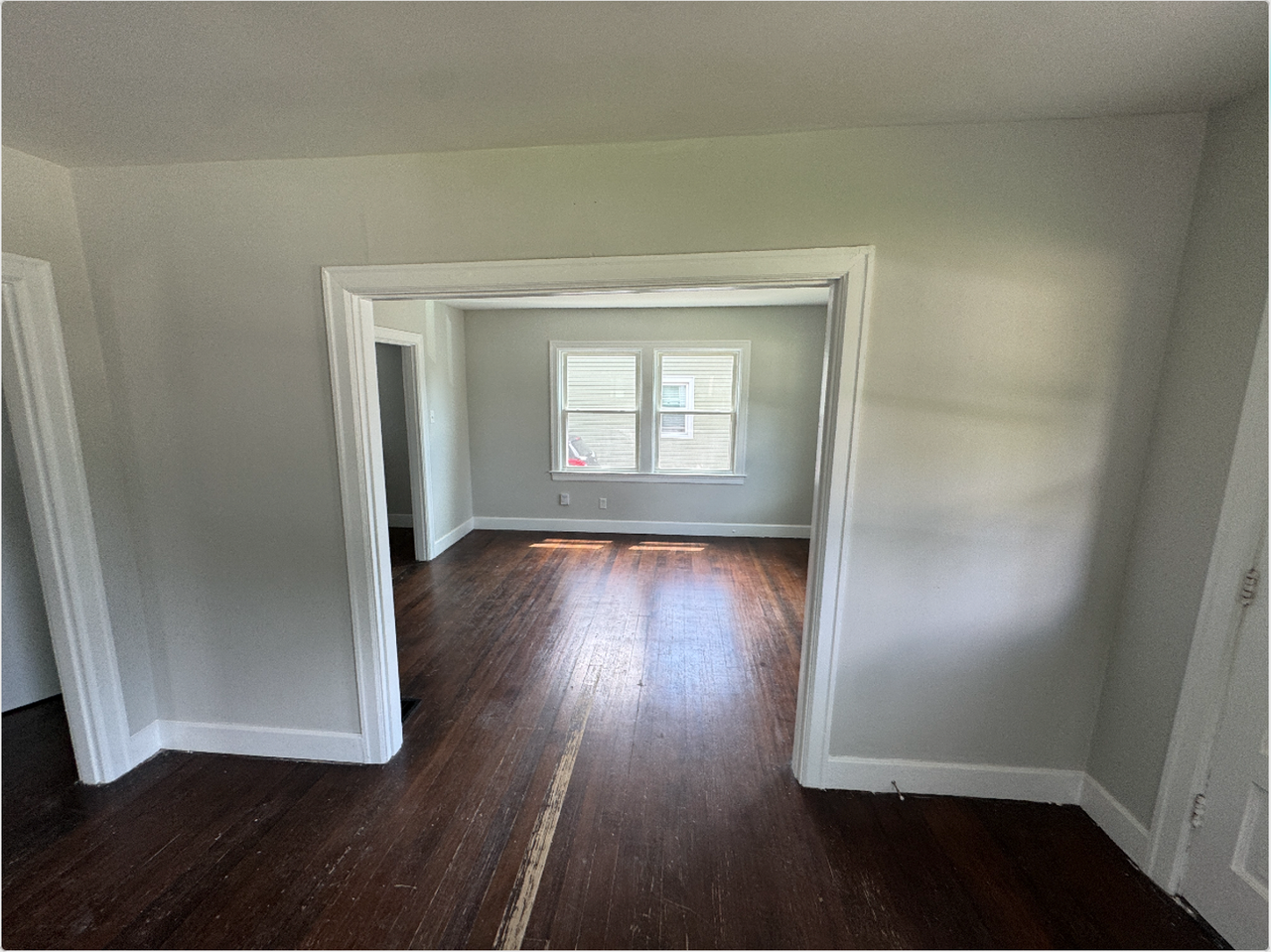 141 Brown Ave - Photo 3 of 8