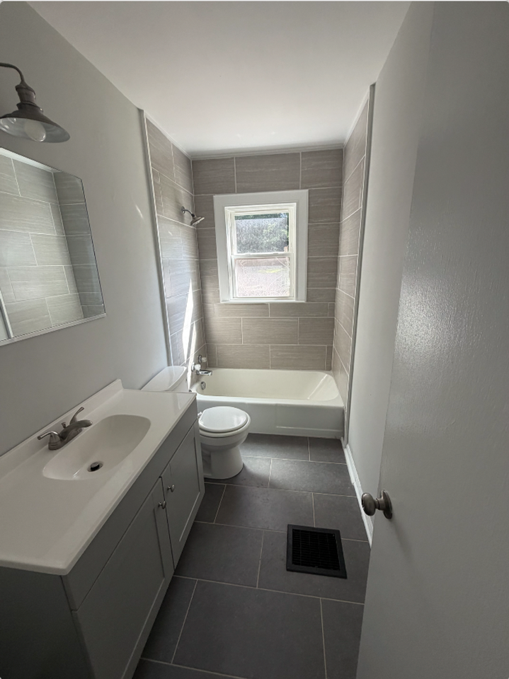 141 Brown Ave - Photo 6 of 8