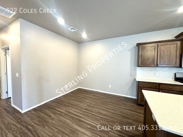 922 Coles Crk - Photo 7 of 27
