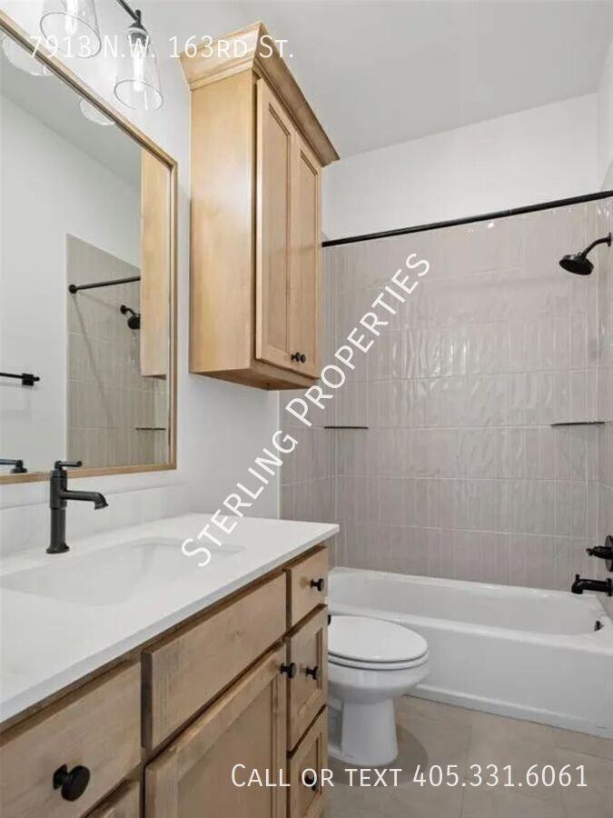 7913 Nw 163rd St - Photo 4 of 15