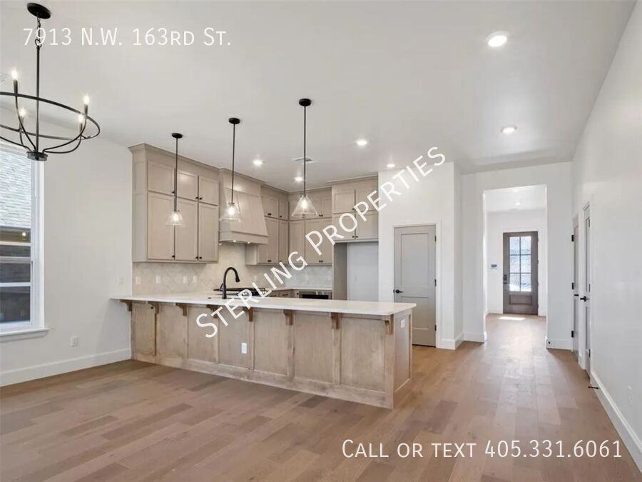 7913 Nw 163rd St - Photo 7 of 15