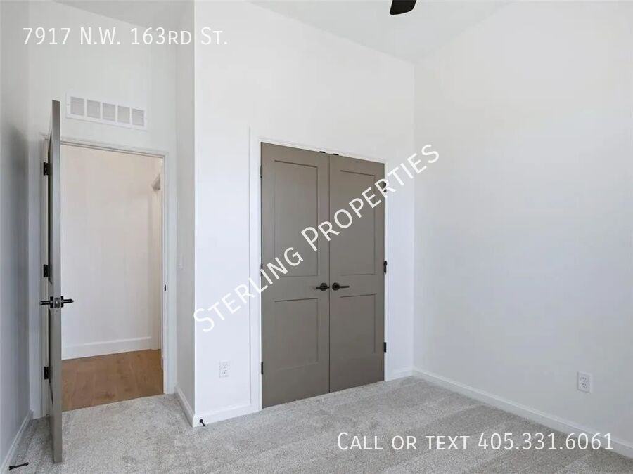 7917 Nw 163rd St - Photo 4 of 23