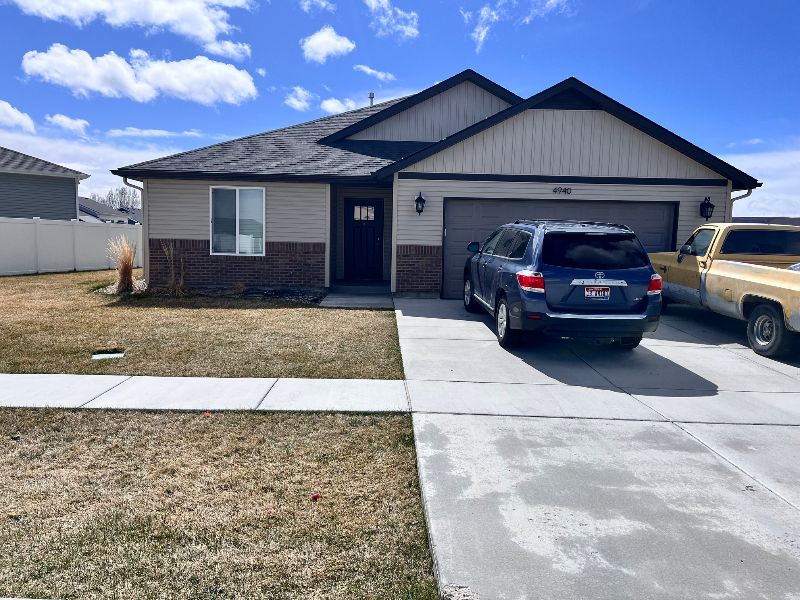 4940 Masterson Cir - Photo 2 of 12