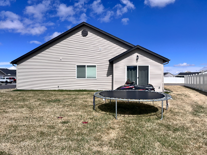 4940 Masterson Cir - Photo 3 of 12