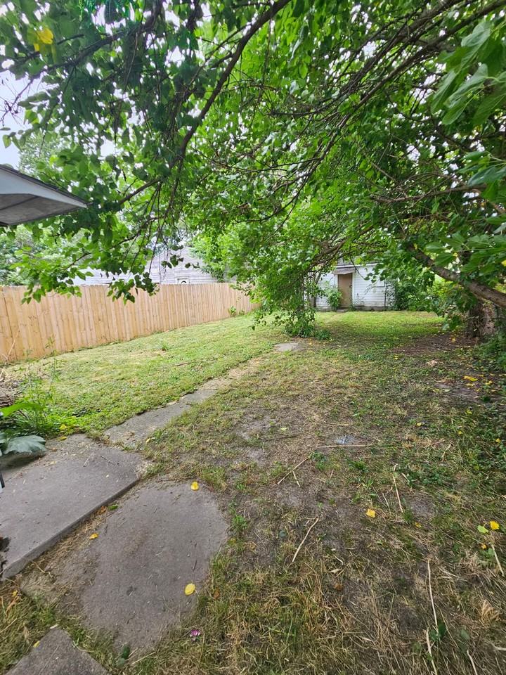 257 Wasaon St - Photo 4 of 13
