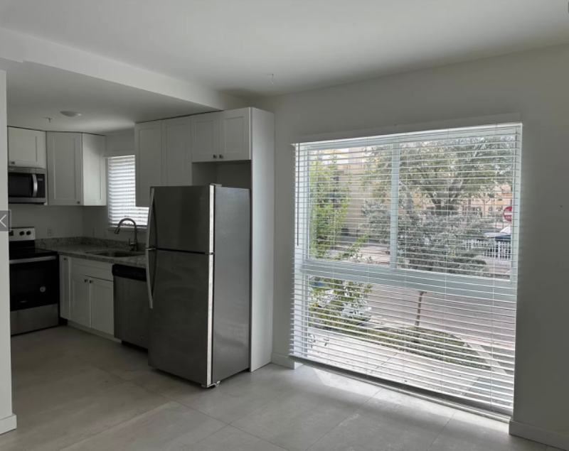 535 Sw 5th St #1 - Photo 2 of 11