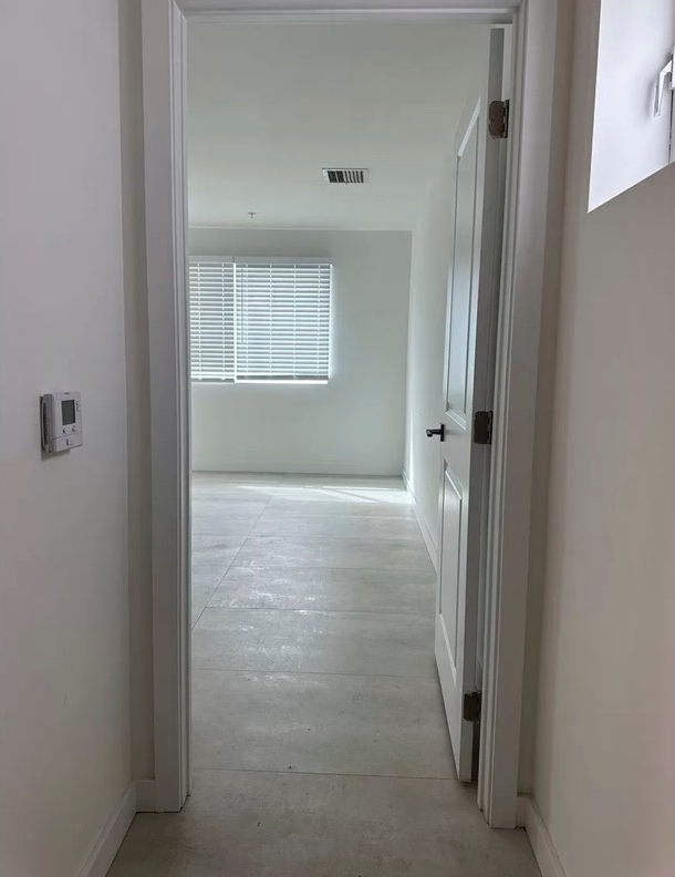 535 Sw 5th St #1 - Photo 6 of 11