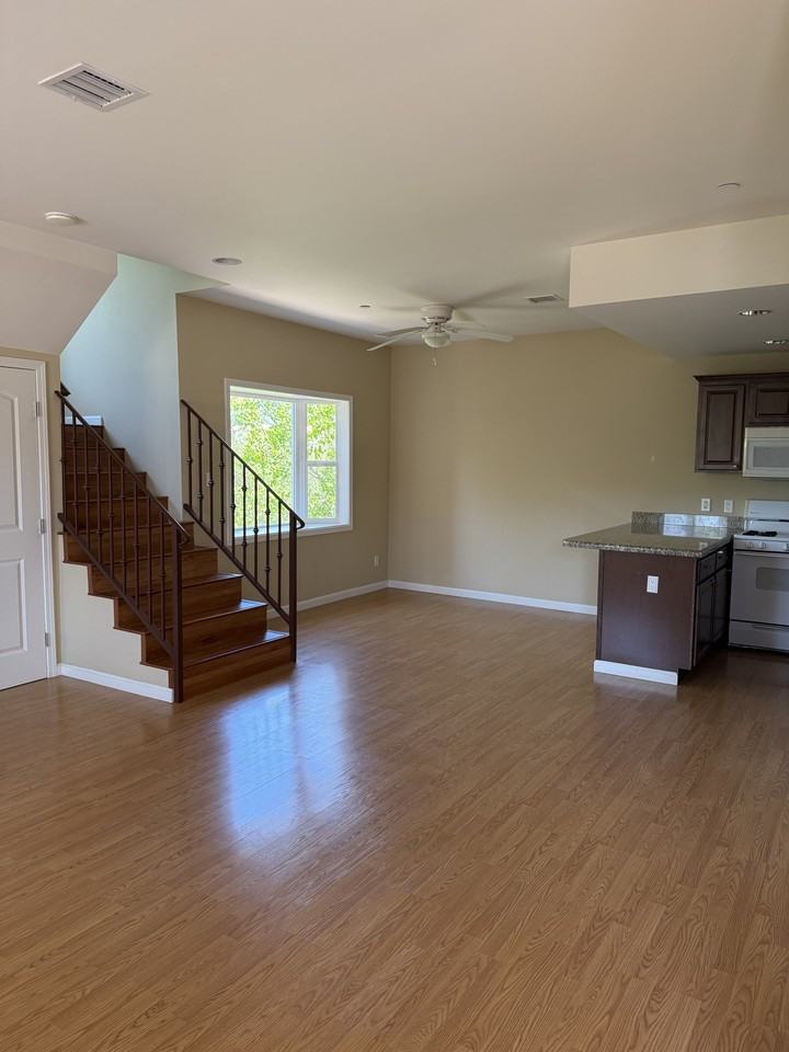 1769 Los Feliz Dr #3 - Photo 4 of 25