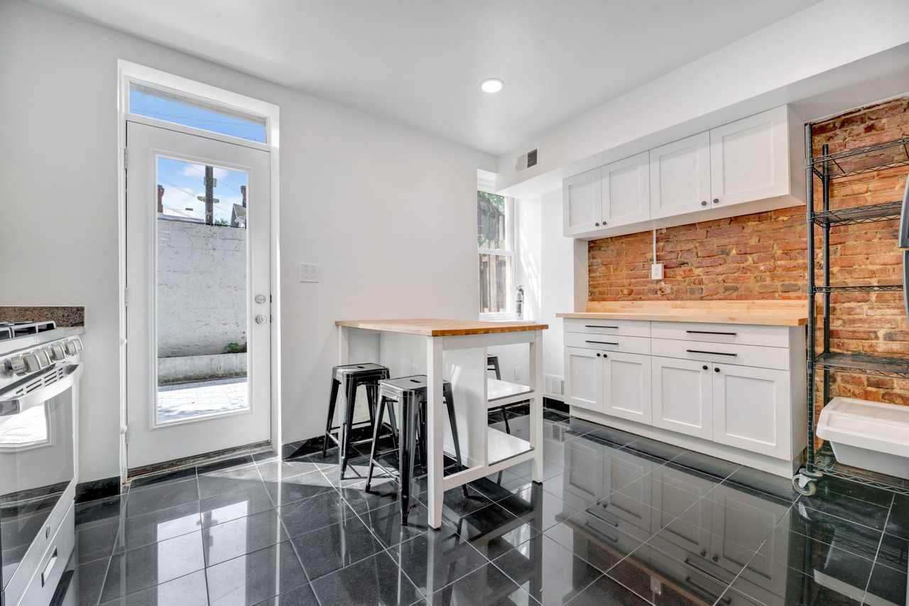 406 Elm St Nw - Photo 5 of 17