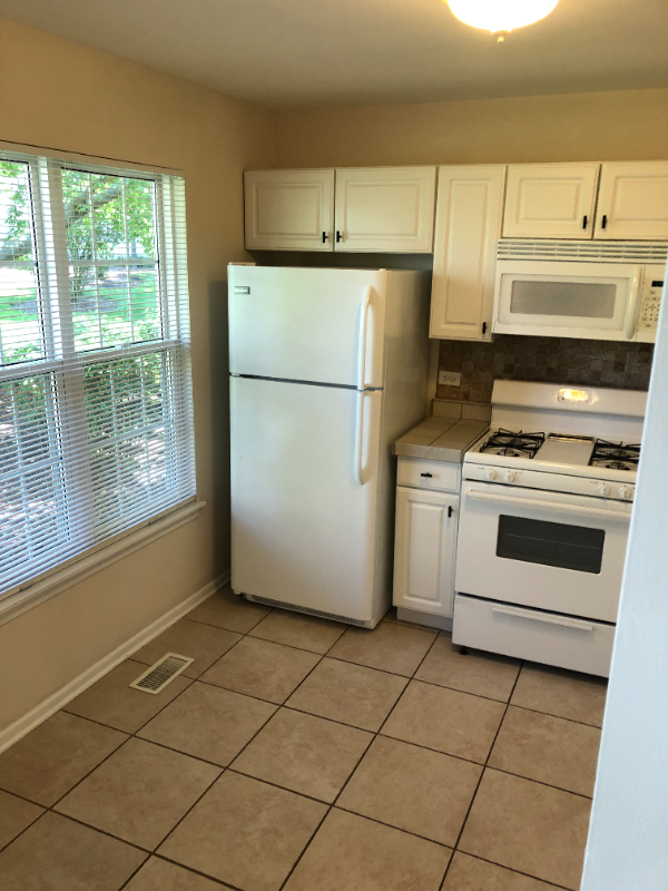 1710 Grove Ave - Photo 7 of 20