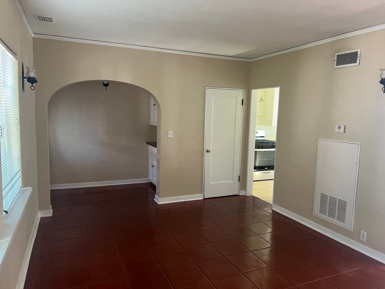 27 E University Blvd #29 - Photo 2 of 12