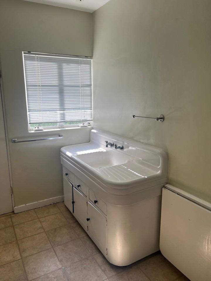 27 E University Blvd #29 - Photo 5 of 12