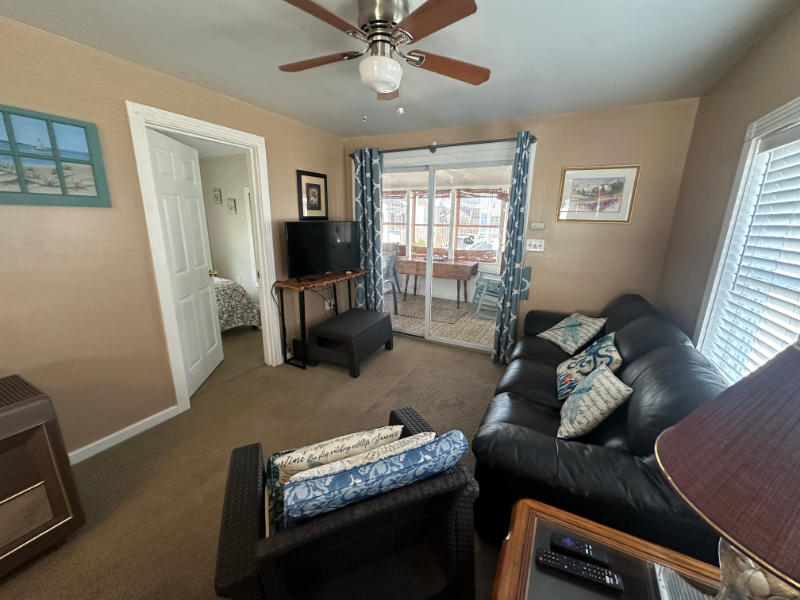 47 Brown Ave - Photo 7 of 10