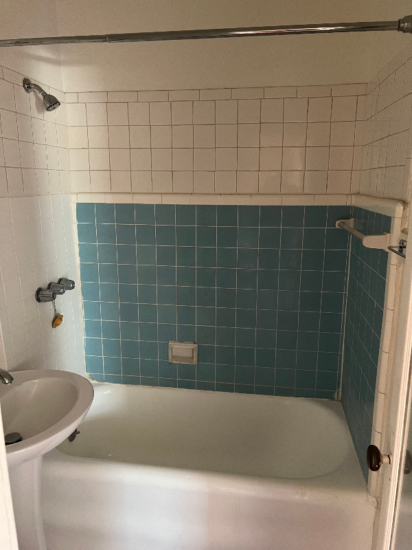 150 E 16th St #7 - Photo 4 of 12