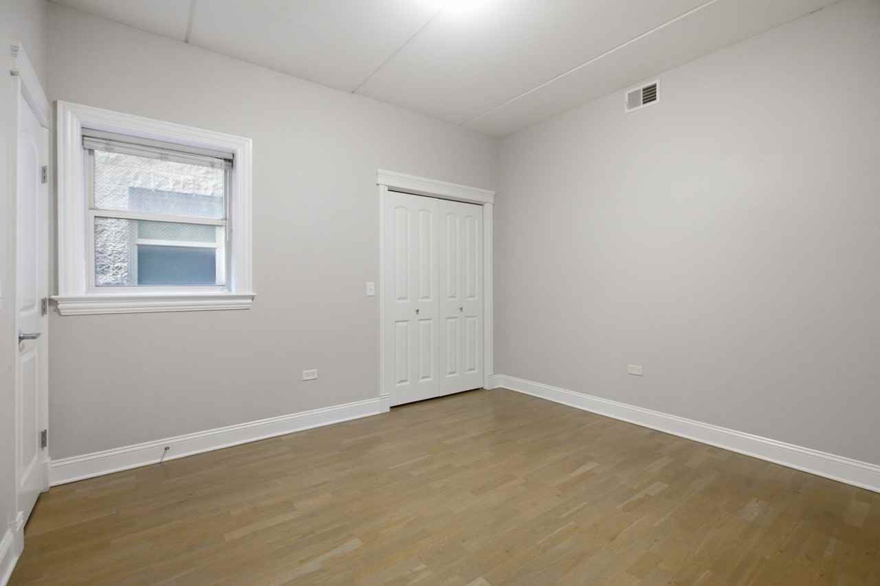 1915 W Diversey Pkwy #402 - Photo 4 of 8