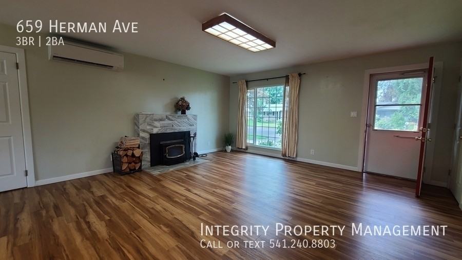 659 Herman Ave - Photo 4 of 19
