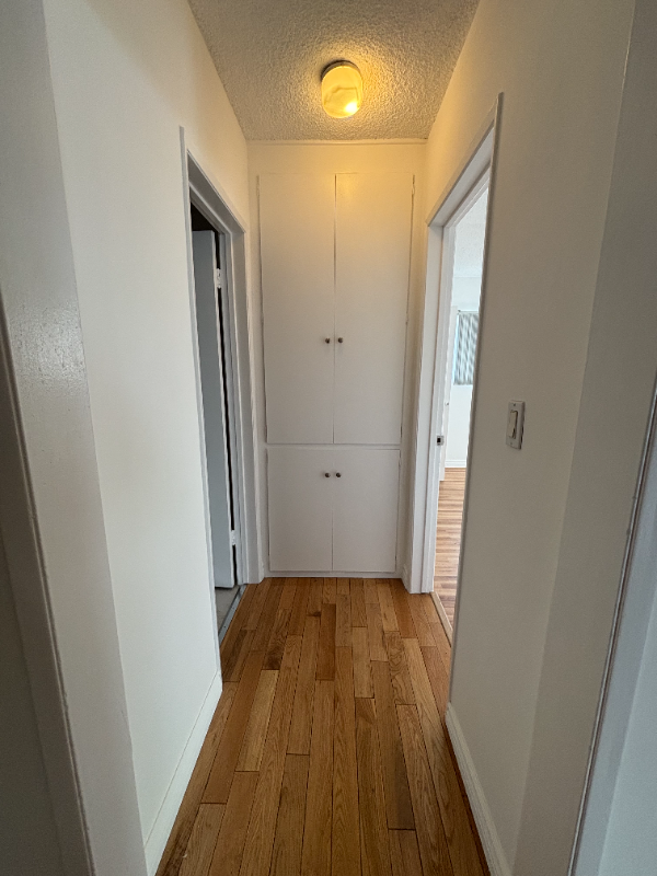 2042 N Beachwood Dr - Photo 6 of 13
