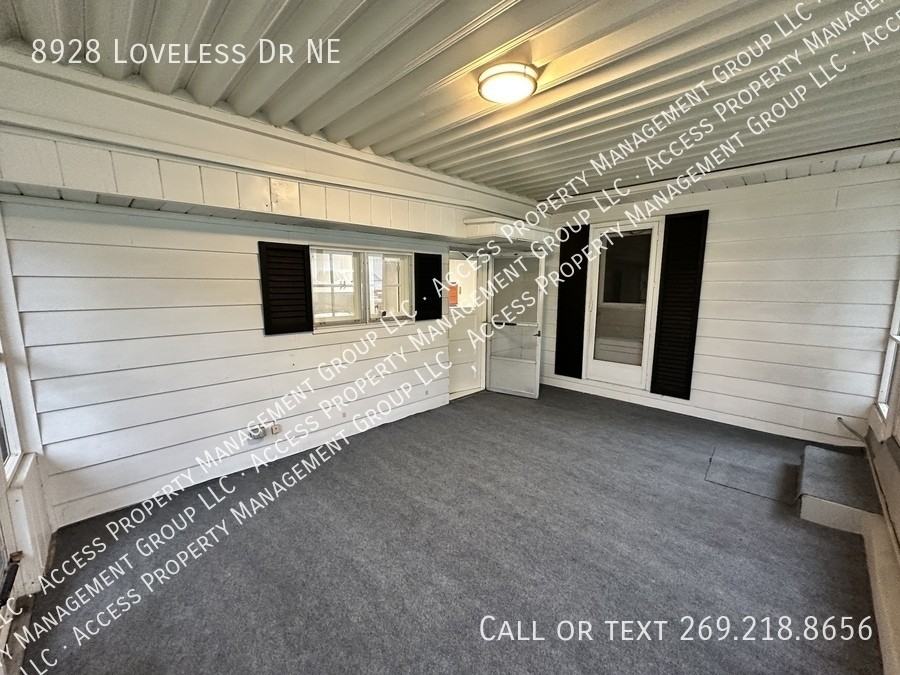 8928 Loveless Dr Ne - Photo 3 of 30