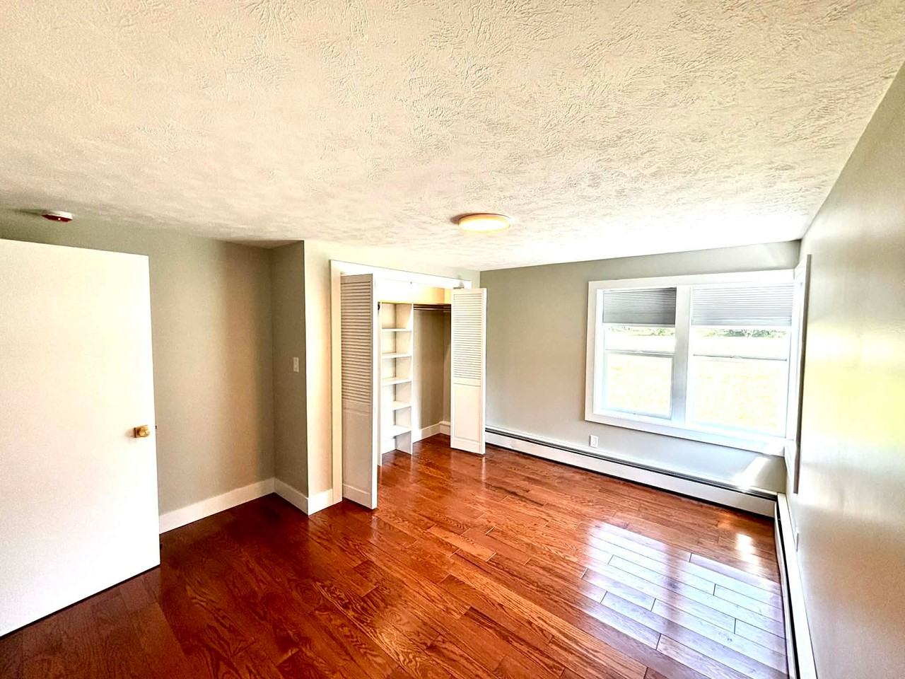 4040 Main St - Photo 7 of 23